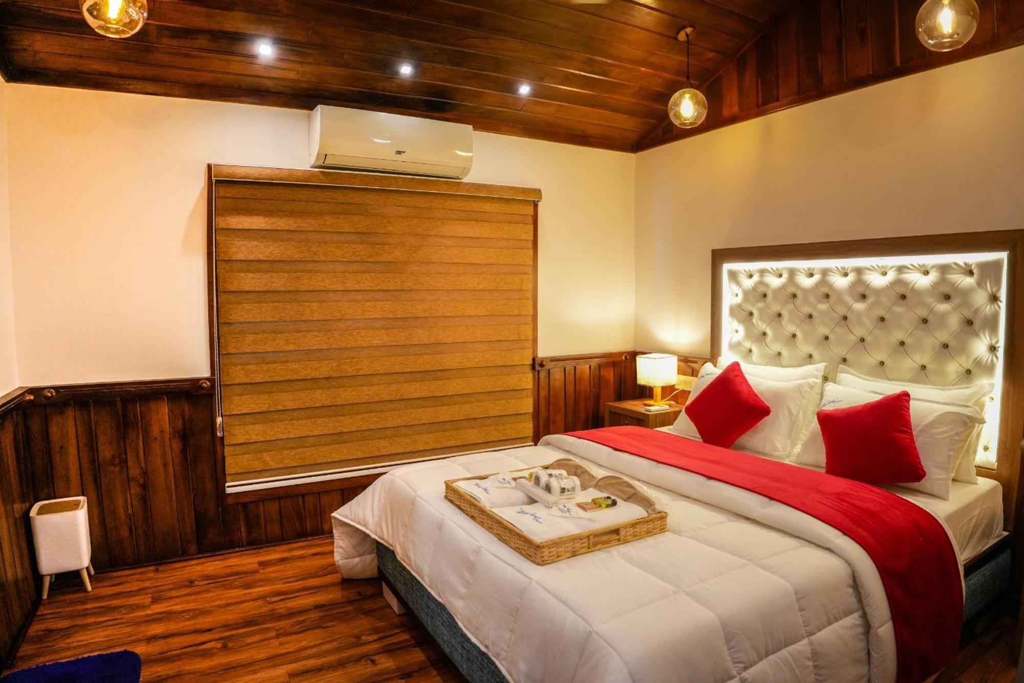 Why Not Houseboat Hotell Alappuzha Exteriör bild