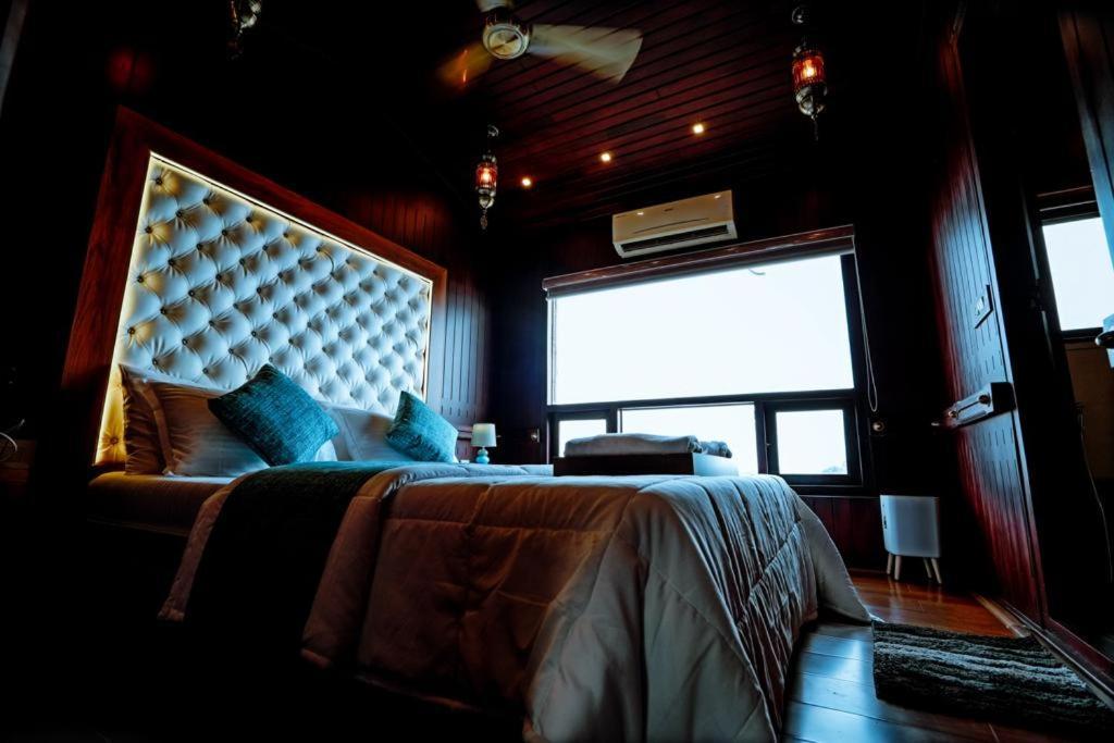 Why Not Houseboat Hotell Alappuzha Exteriör bild