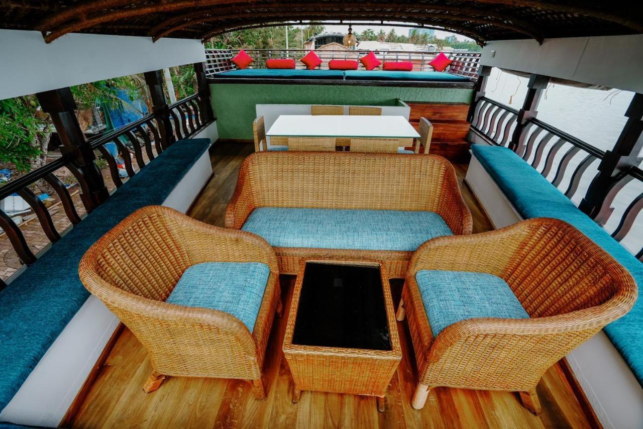 Why Not Houseboat Hotell Alappuzha Exteriör bild