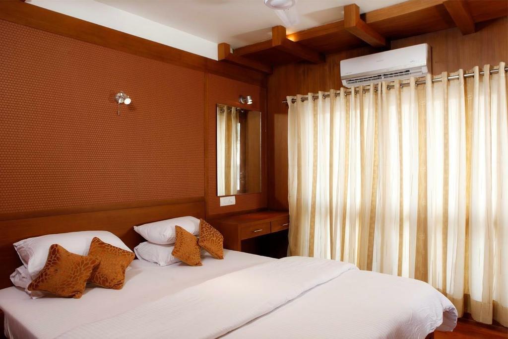 Why Not Houseboat Hotell Alappuzha Exteriör bild
